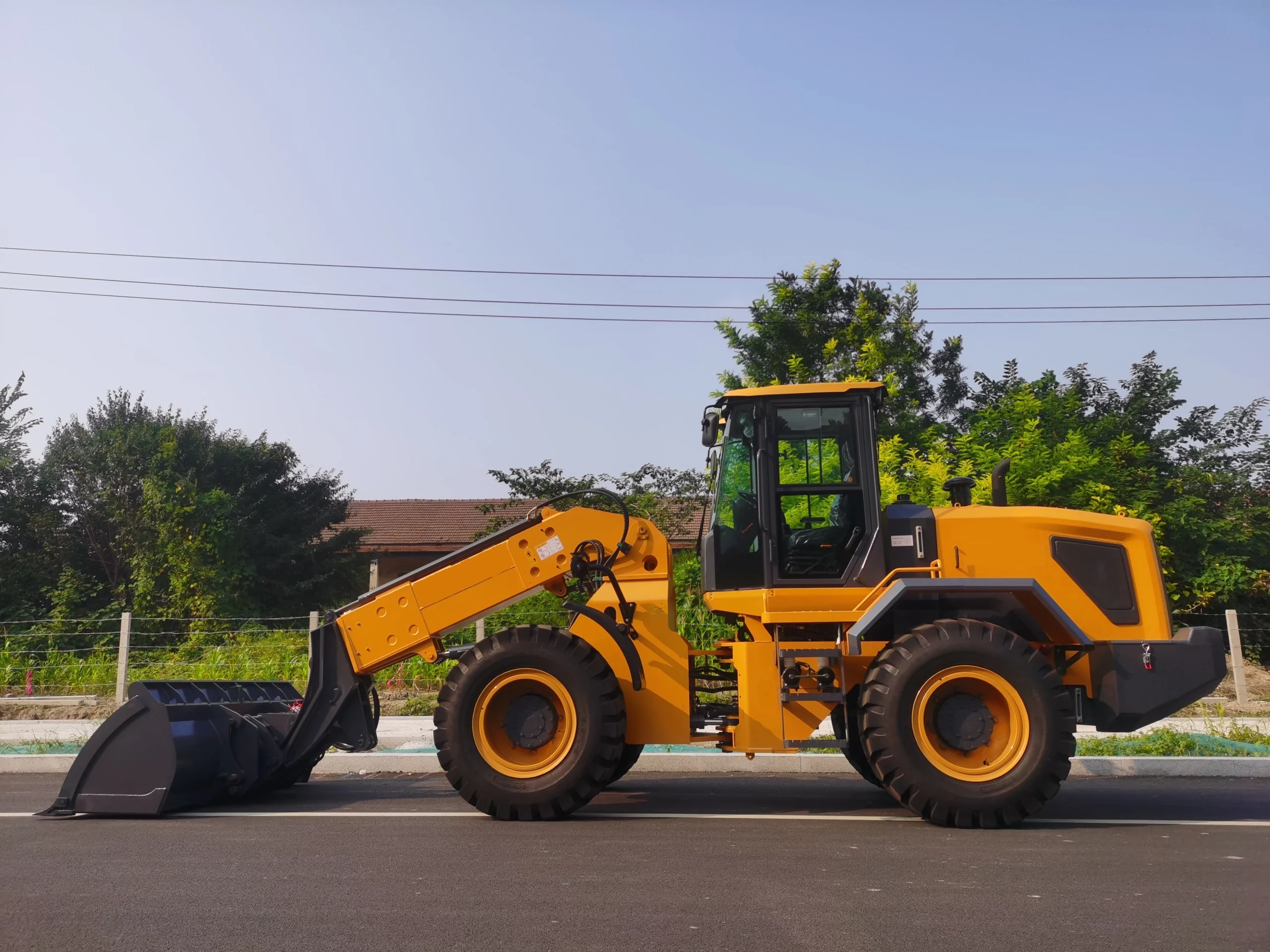Телескопический погрузчик BULL SL300T
