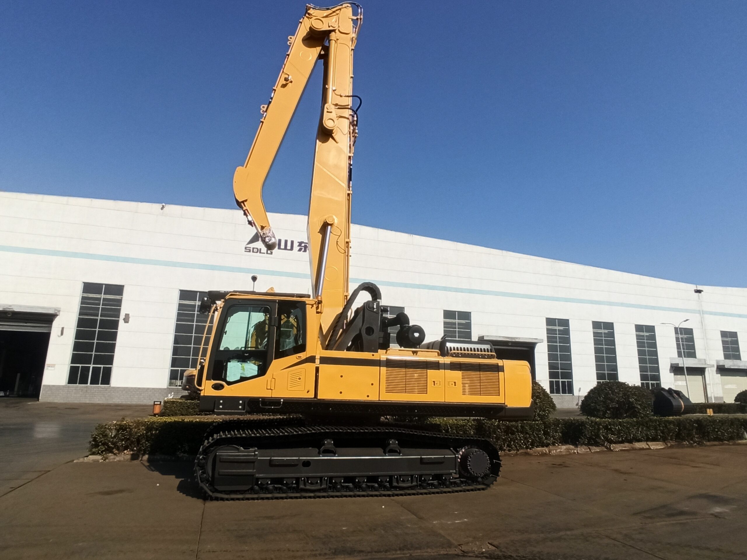 Экскаватор LGCE E6450F (перегружатель)