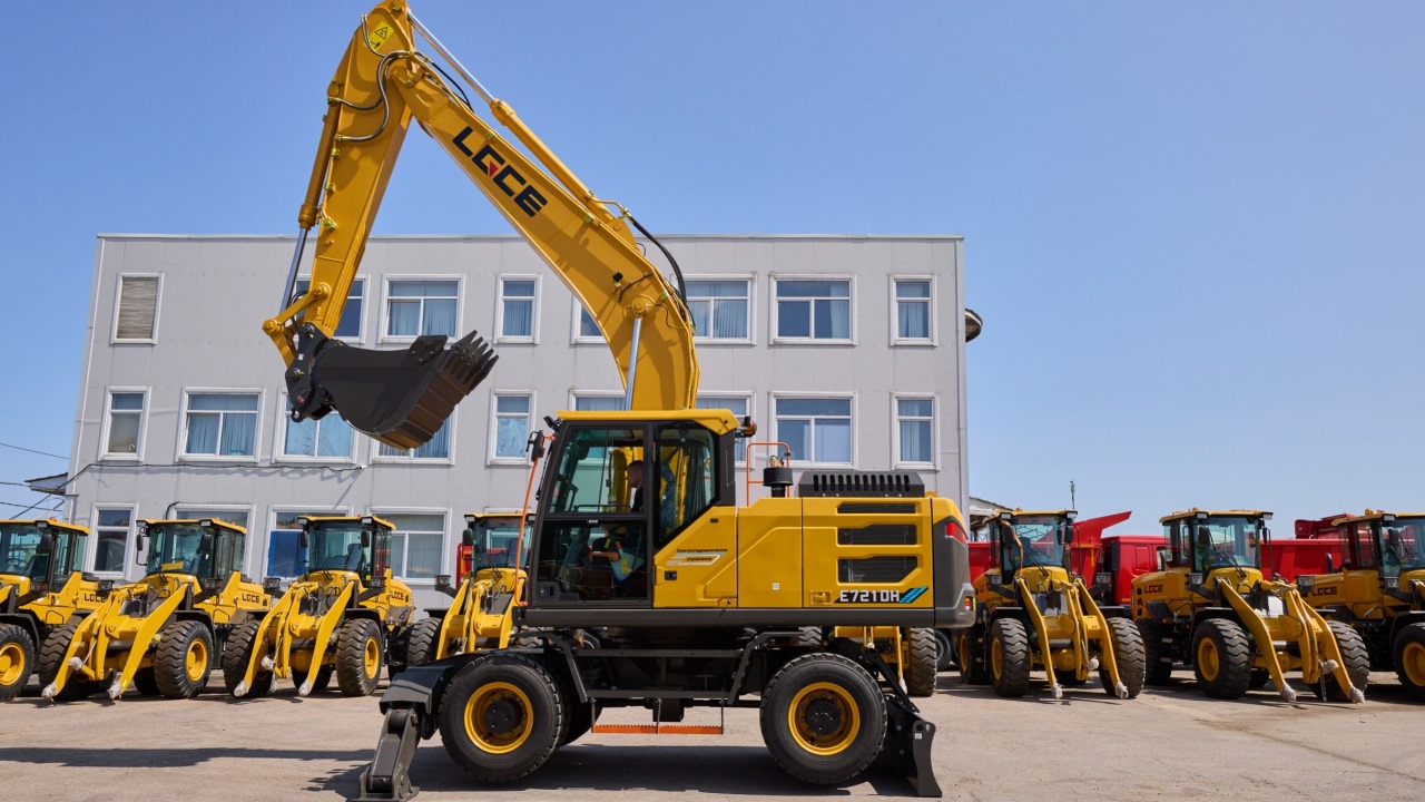 Колесный экскаватор LGCE E7210H