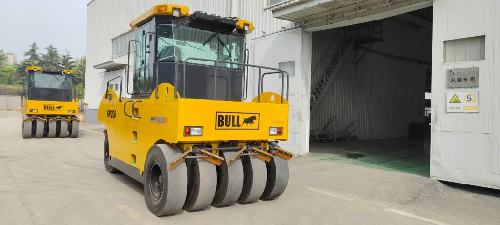Вибрационный каток BULL KD200