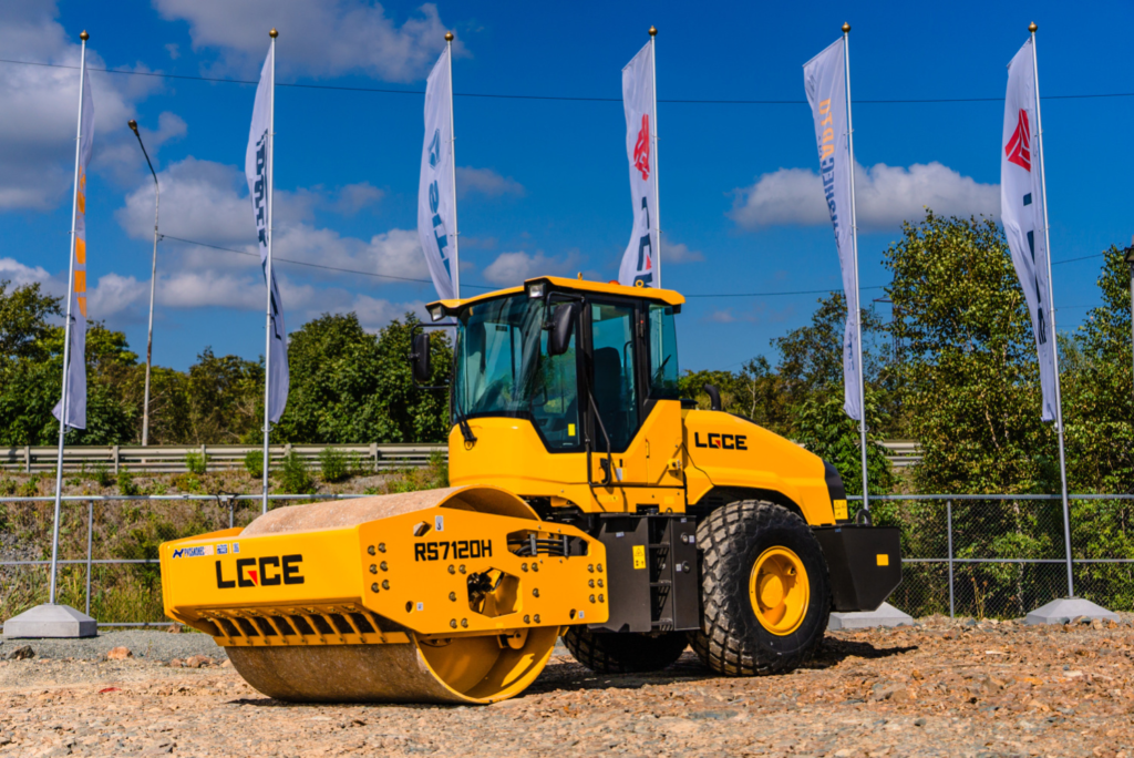 Вибрационный каток LGCE RS7120H